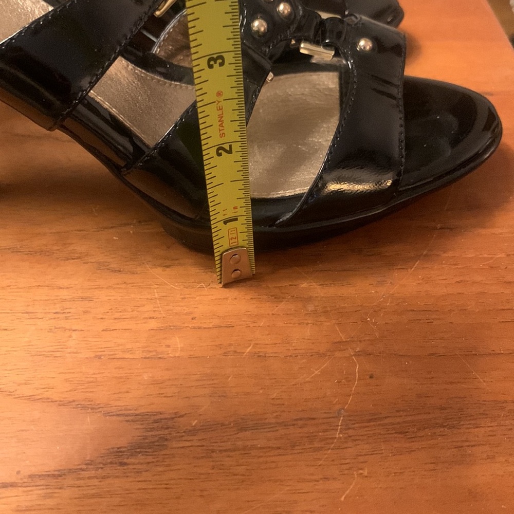 SOFFT BLACK PATENT LEATHER PLATFORM CAGE GLADIATOR SANDALS GOLD STUDS - Picture 8 of 16